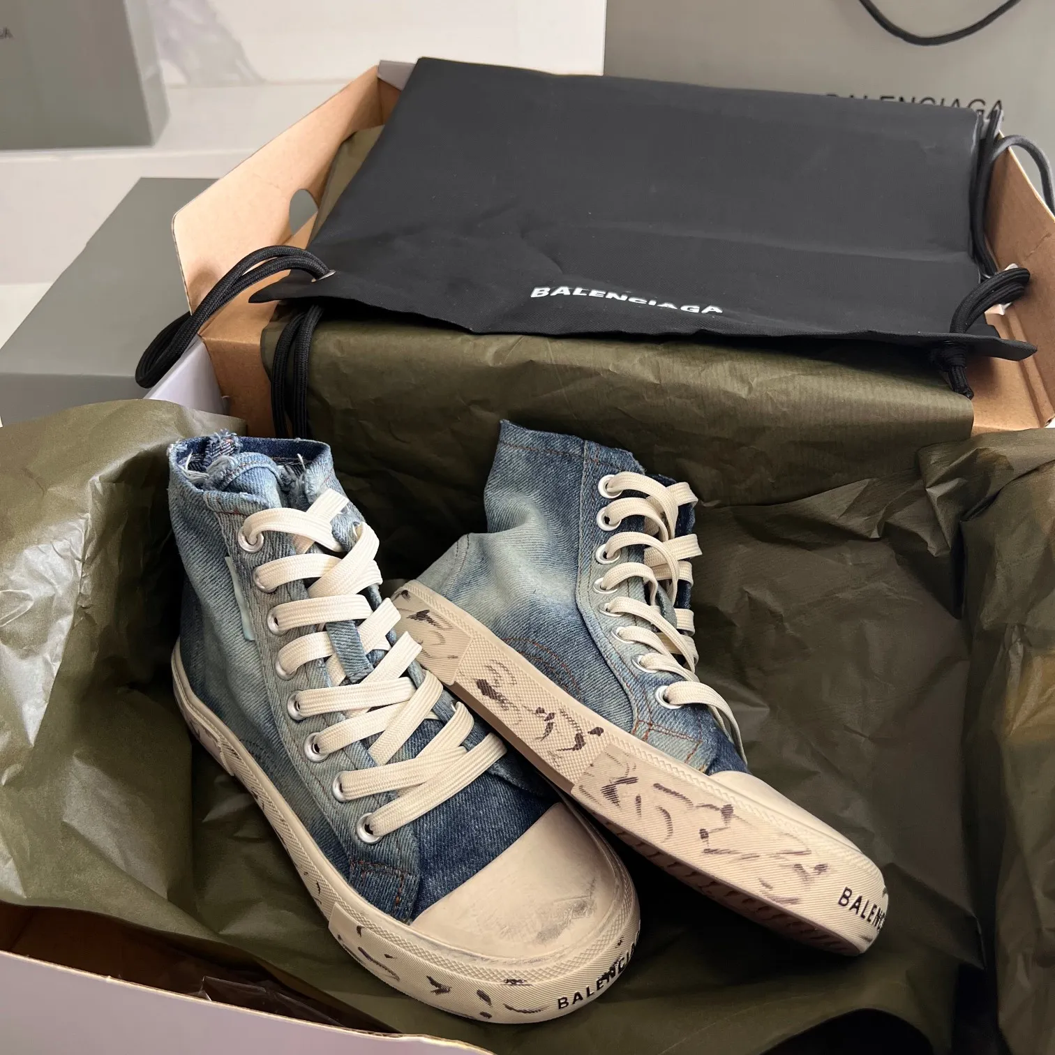 👟👟Ex-factory price 440👟👟 BALENCIAGA washed denim, washed and distressed, half drag, low top, with original packaging, code number: 35-44 (45 customized)